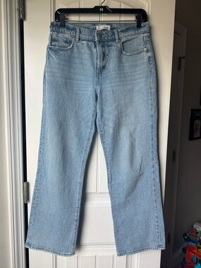 Light Wash Women's Jeans - Classic Straight Leg